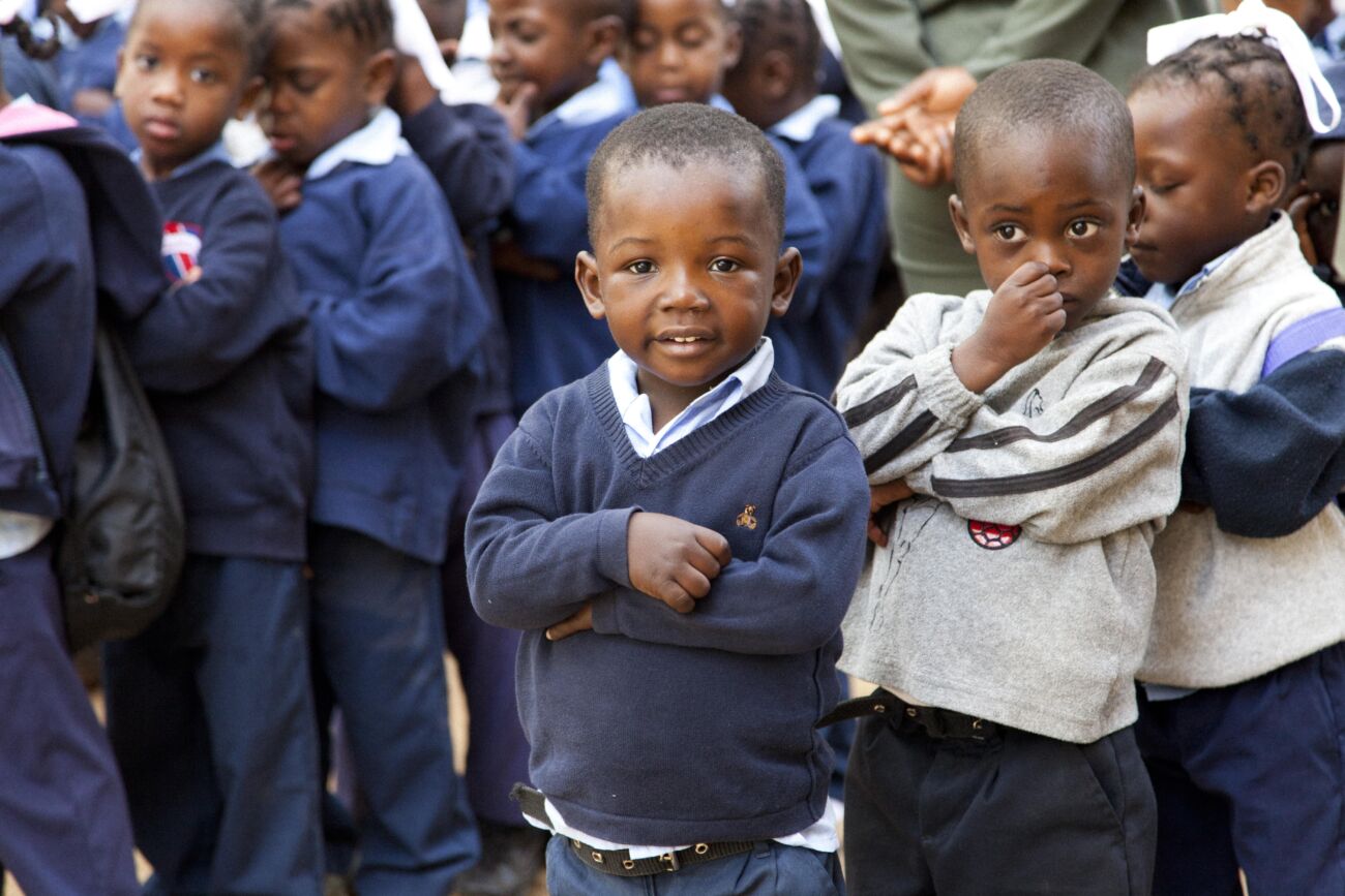 Des enfants dans leur uniforme NPH en Haïti.